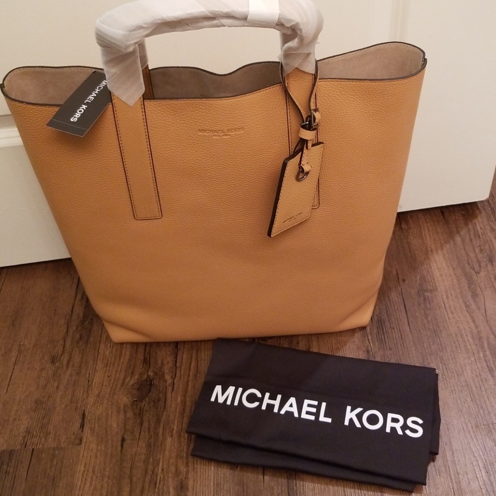 New Michael Kors Mason Bag - Picture 4 of 8